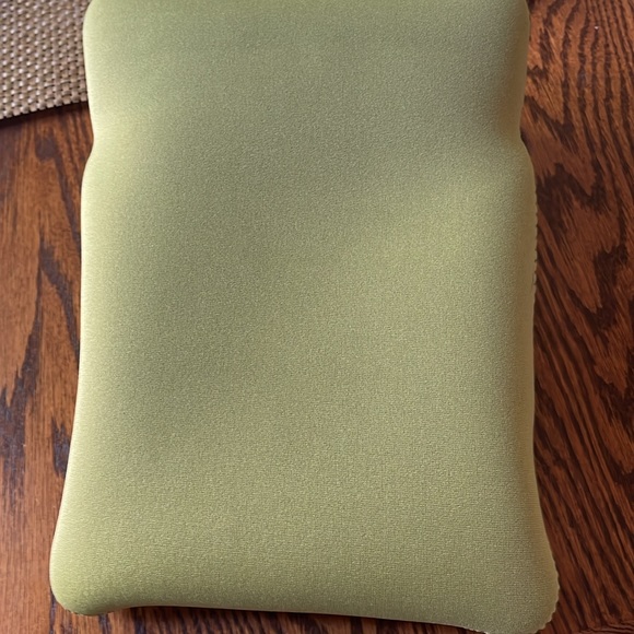 Case Logic tablet Sleeve - Picture 7 of 7